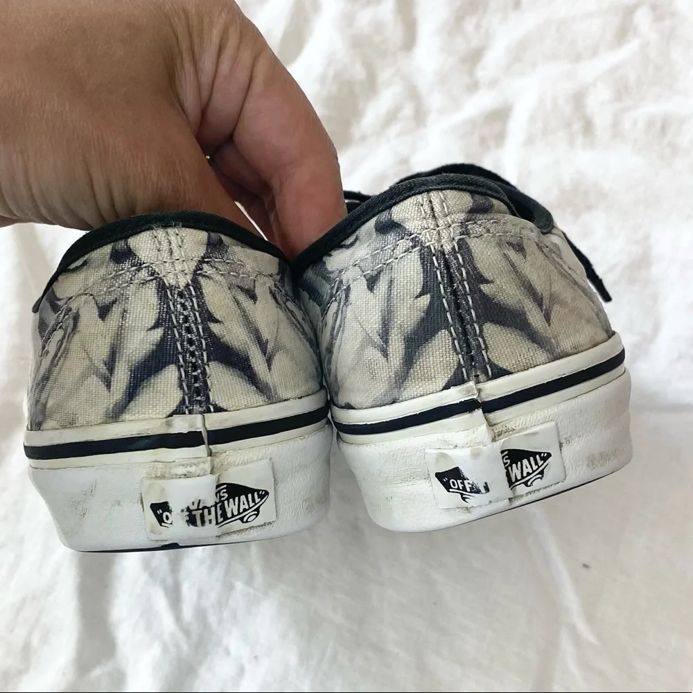 Vans Authentic In Digi Roses In Black - Picture 9 of 16